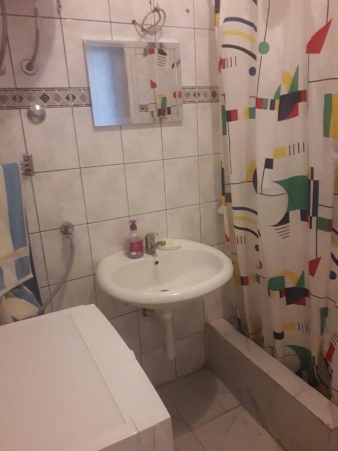 Cosmo Vandrarhem Belgrad Exteriör bild